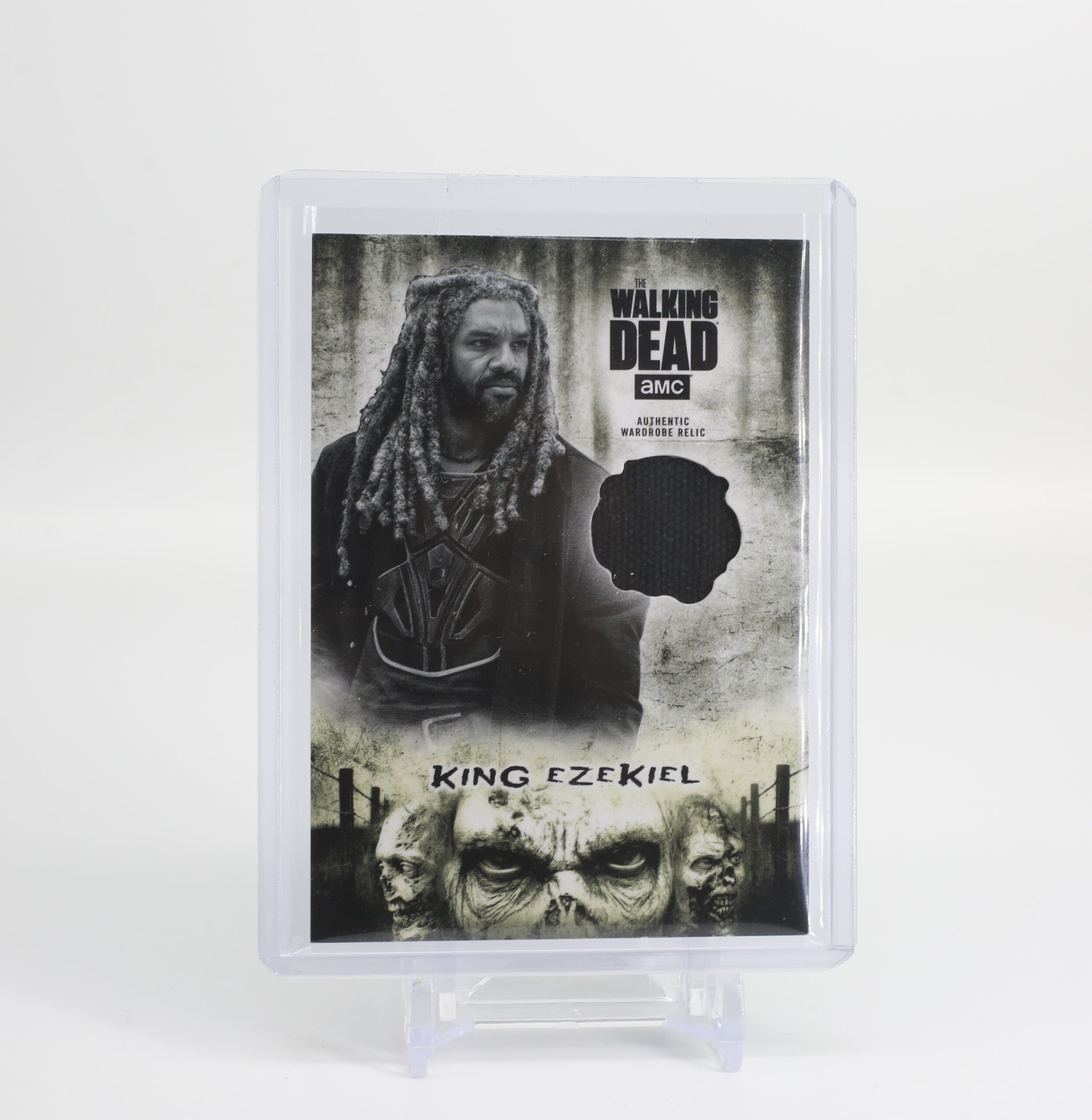 WALKING DEAD HUNTERS & THE HUNTED KHARY PAYTON/KING EZEKIEL RELIC CARD